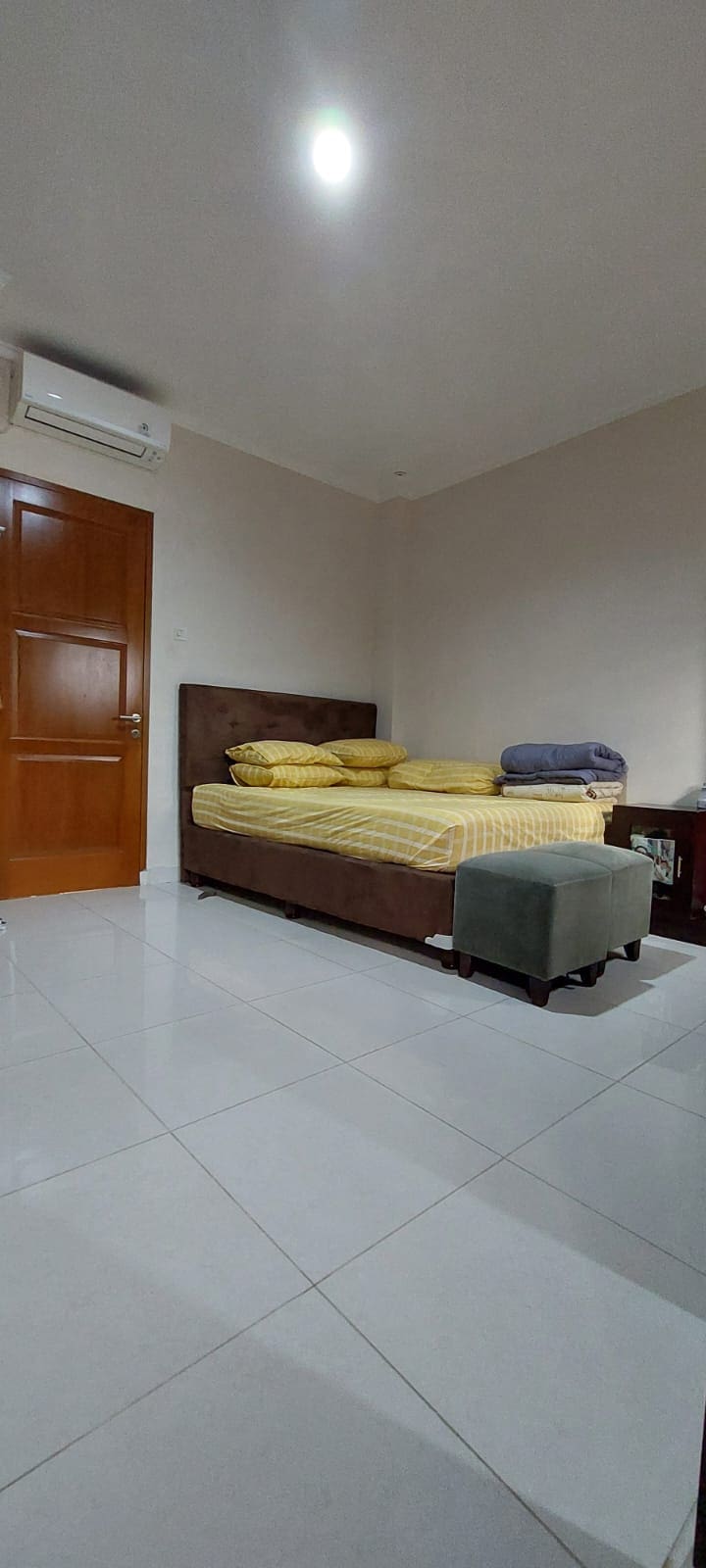 Rumah 4 Kamar Tidur Dekat Pintu Tol di Mahagoni Park Bintaro Sektor 9, Tangerang Selatan - Foto 8