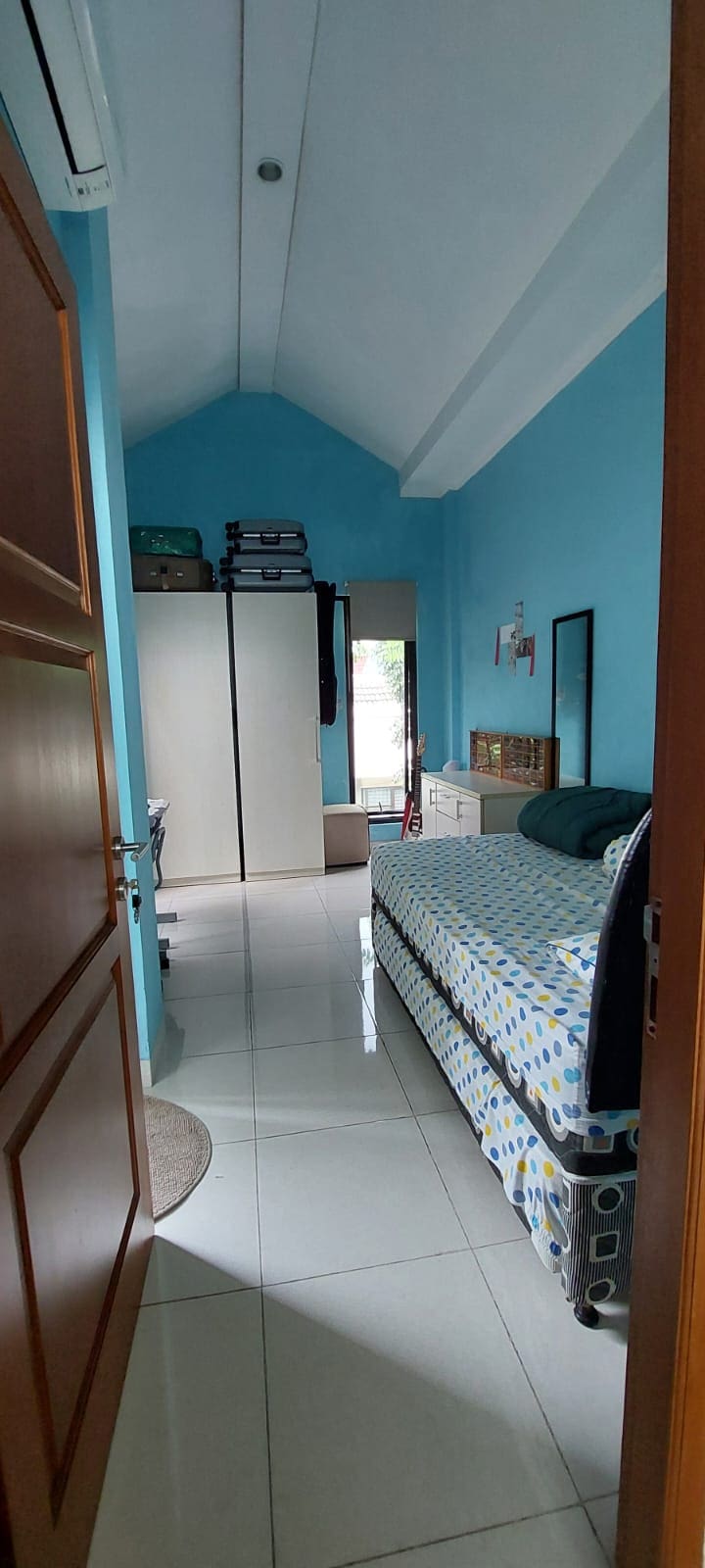 Rumah 4 Kamar Tidur Dekat Pintu Tol di Mahagoni Park Bintaro Sektor 9, Tangerang Selatan - Foto 9