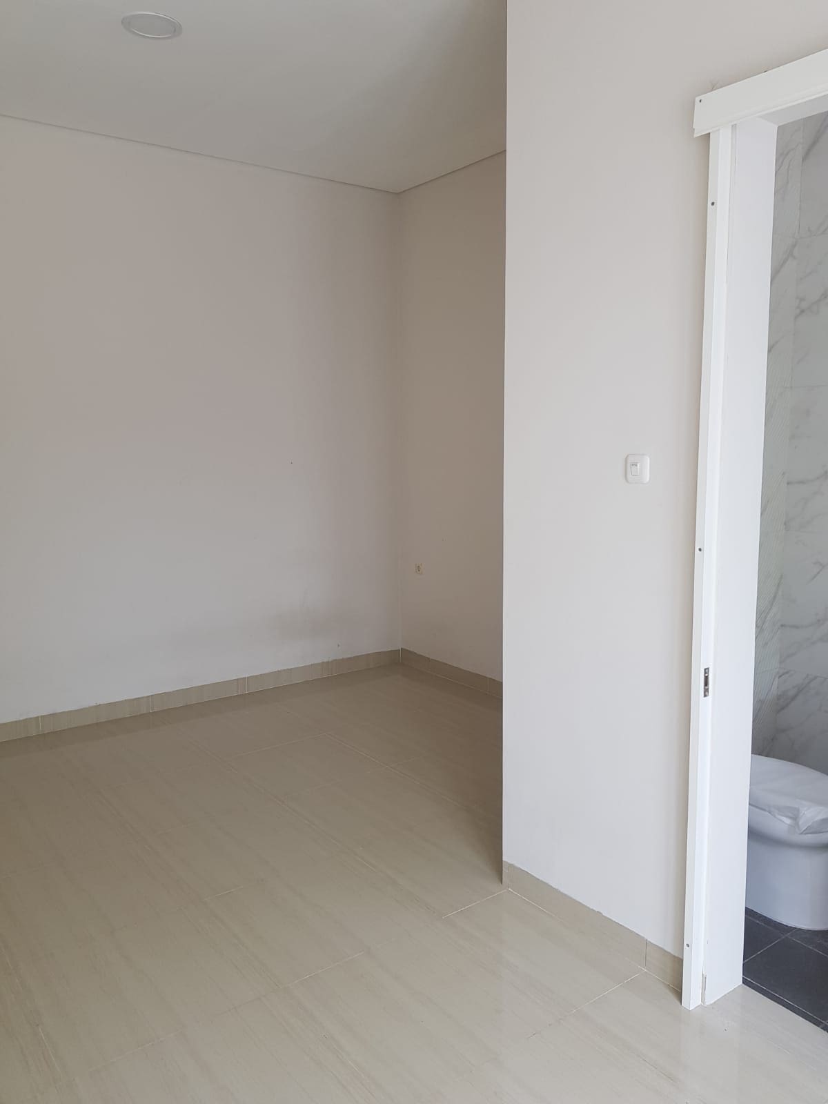 Rumah baru minimalis siap huni di solo baru - Foto 2