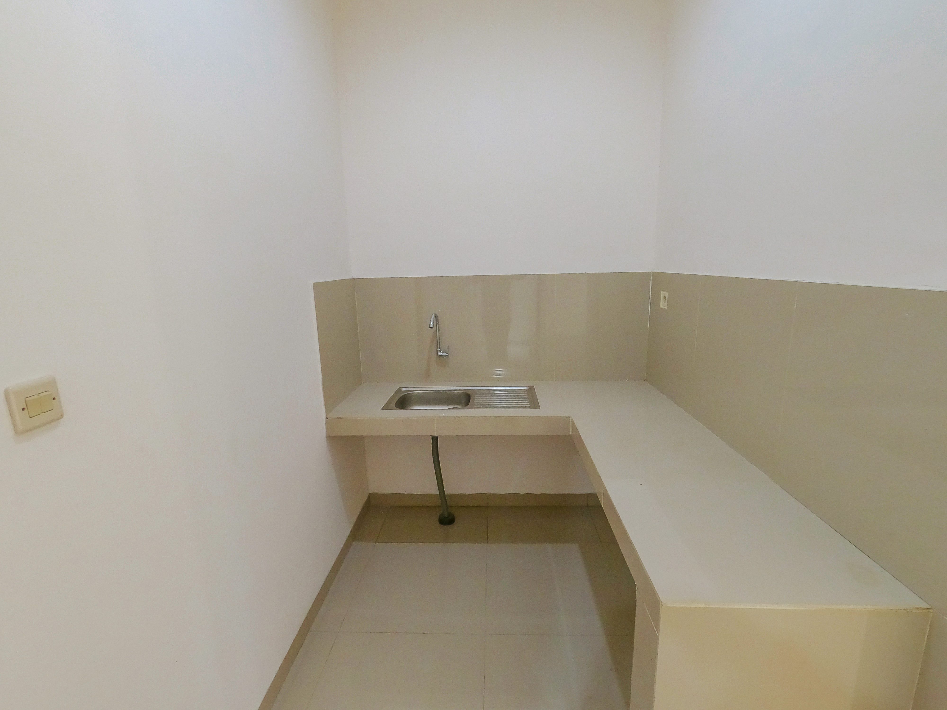 Rumah Baru Minimalis Modern 2 Lantai di Serpong - Foto 4
