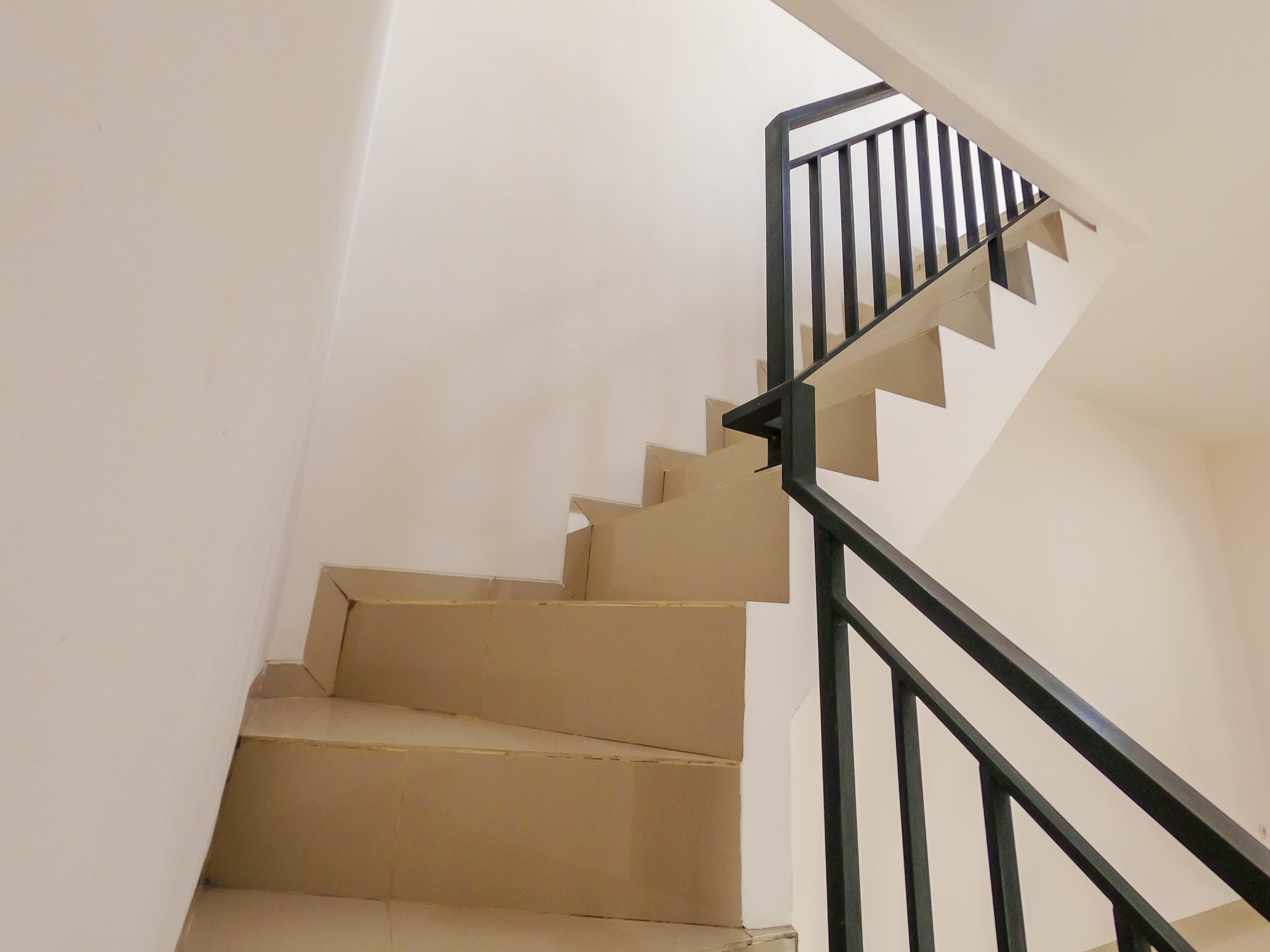 Rumah Baru Minimalis Modern 2 Lantai di Serpong - Foto 6