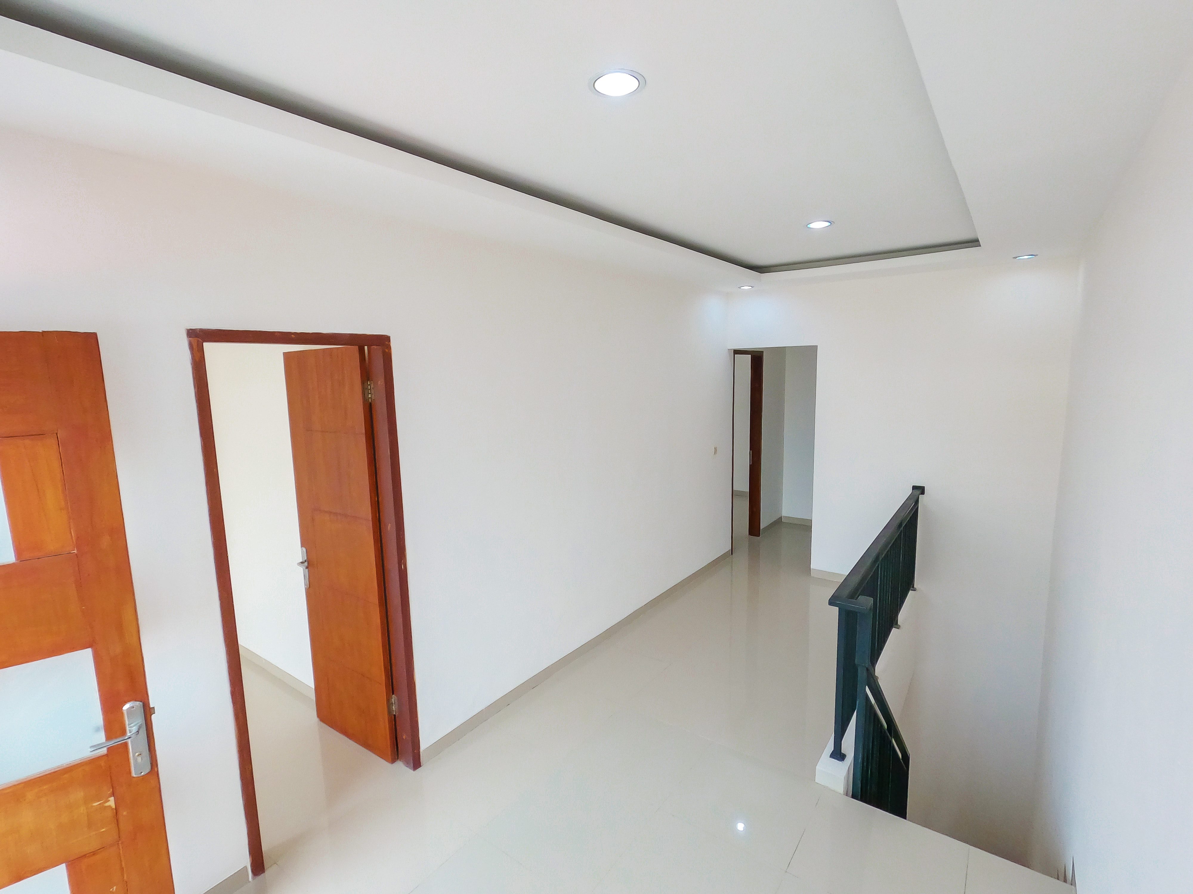 Rumah Baru Minimalis Modern 2 Lantai di Serpong - Foto 7
