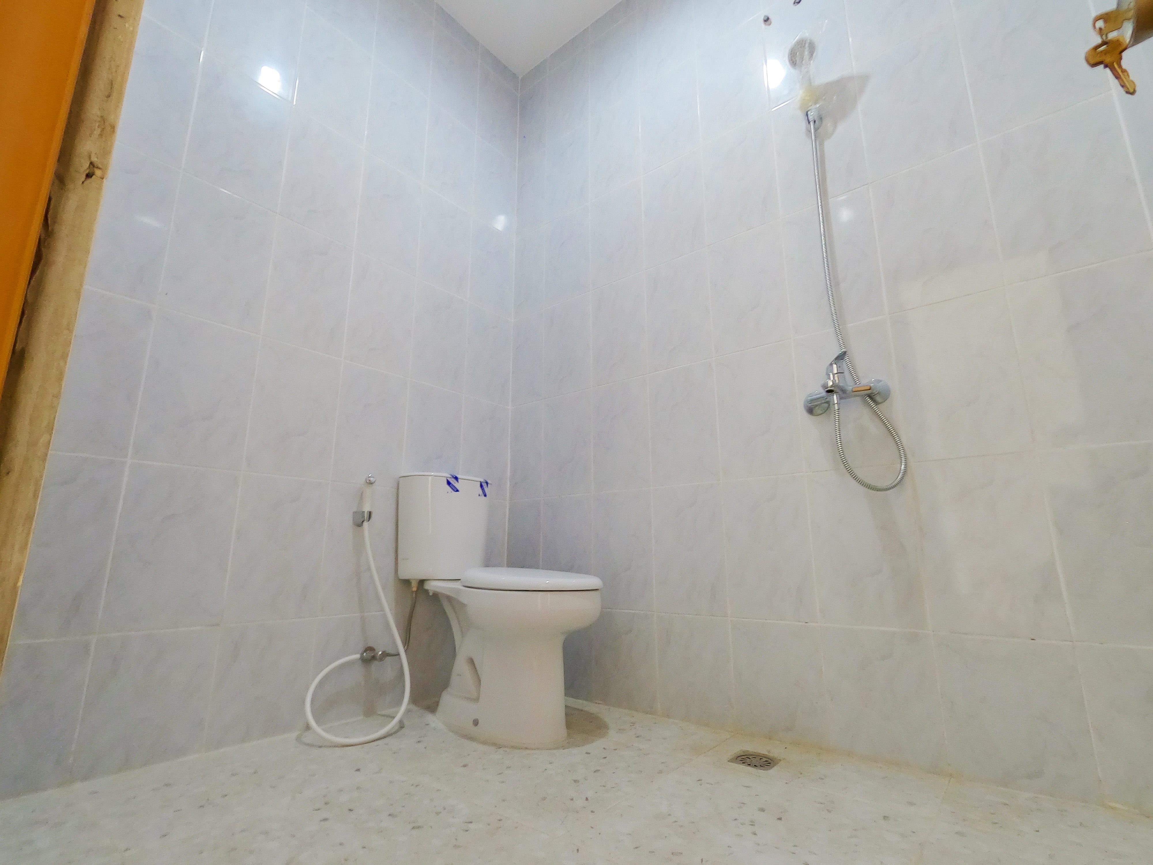 Rumah Baru Minimalis Modern 2 Lantai di Serpong - Foto 11