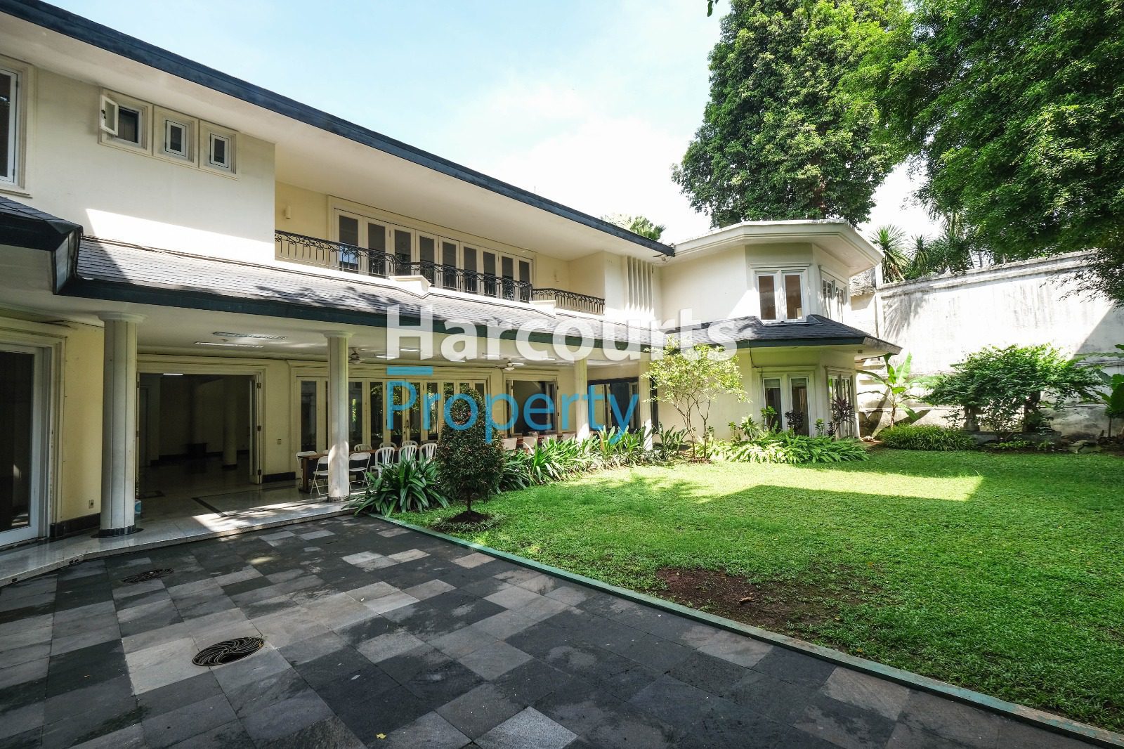 Dijual Rumah Klasik Halaman Luas Bak Istana Kawasan Elite dekat Para Pejabat Menteng - Foto 4