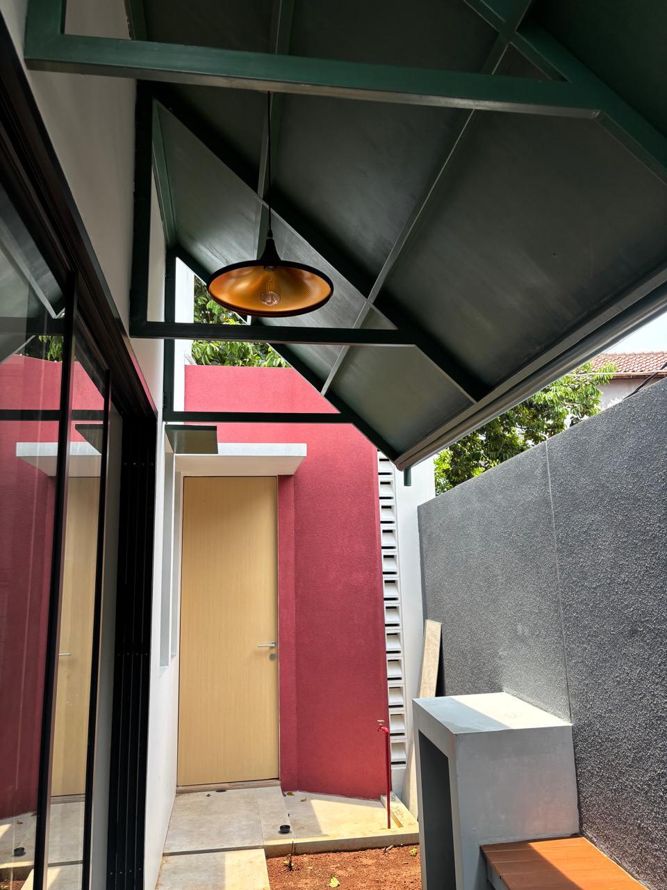Rumah Hoek SHM Aesthetic Minimalis Siap Huni Bonus AC - Foto 5