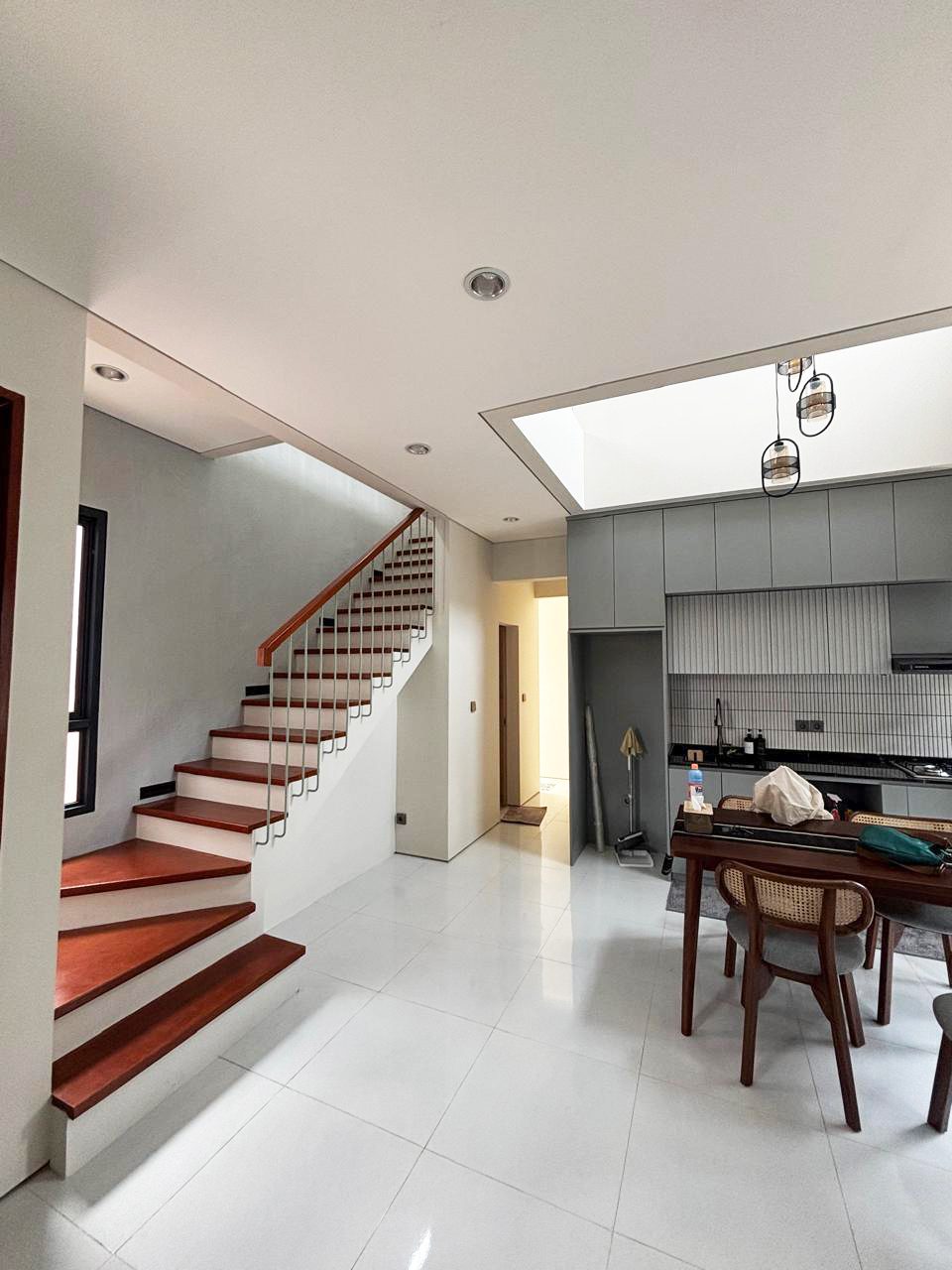 Rumah Hoek SHM Aesthetic Minimalis Siap Huni Bonus AC - Foto 7