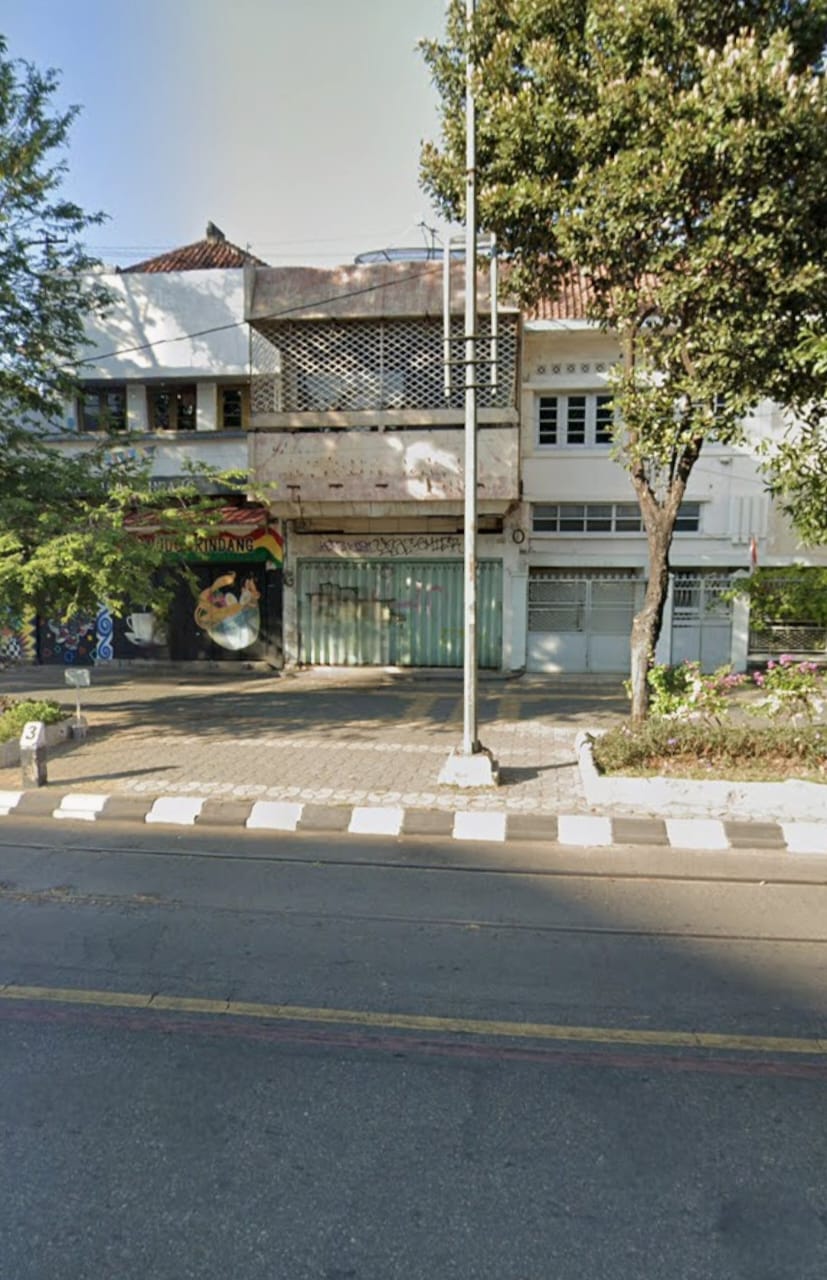 Hot Property! Ruko 2 Lantai + Tanah Luas di Lokasi Emas Slamet Riyadi, Cocok untuk Usaha dan Investasi