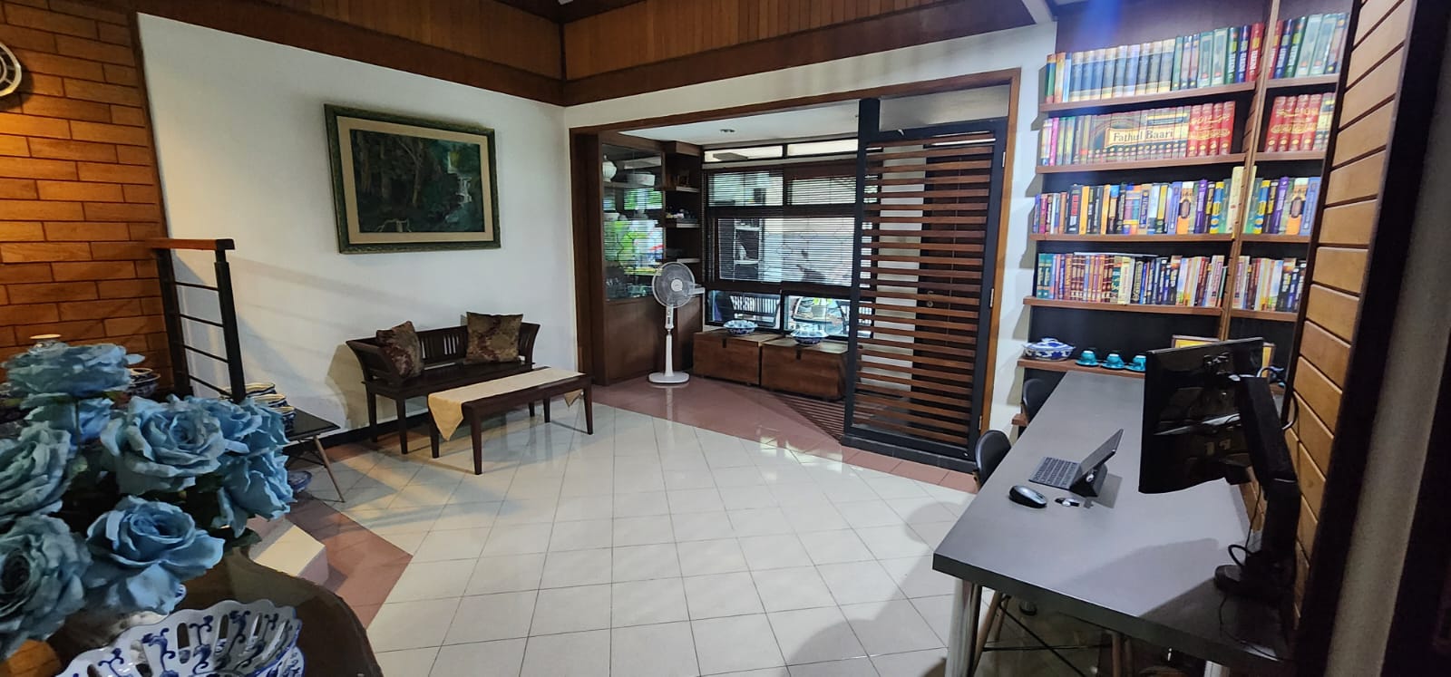 Rumah 2 Lantai Semi Furnished di Perumahan Mahkota Simprug, Tangerang - Foto 15