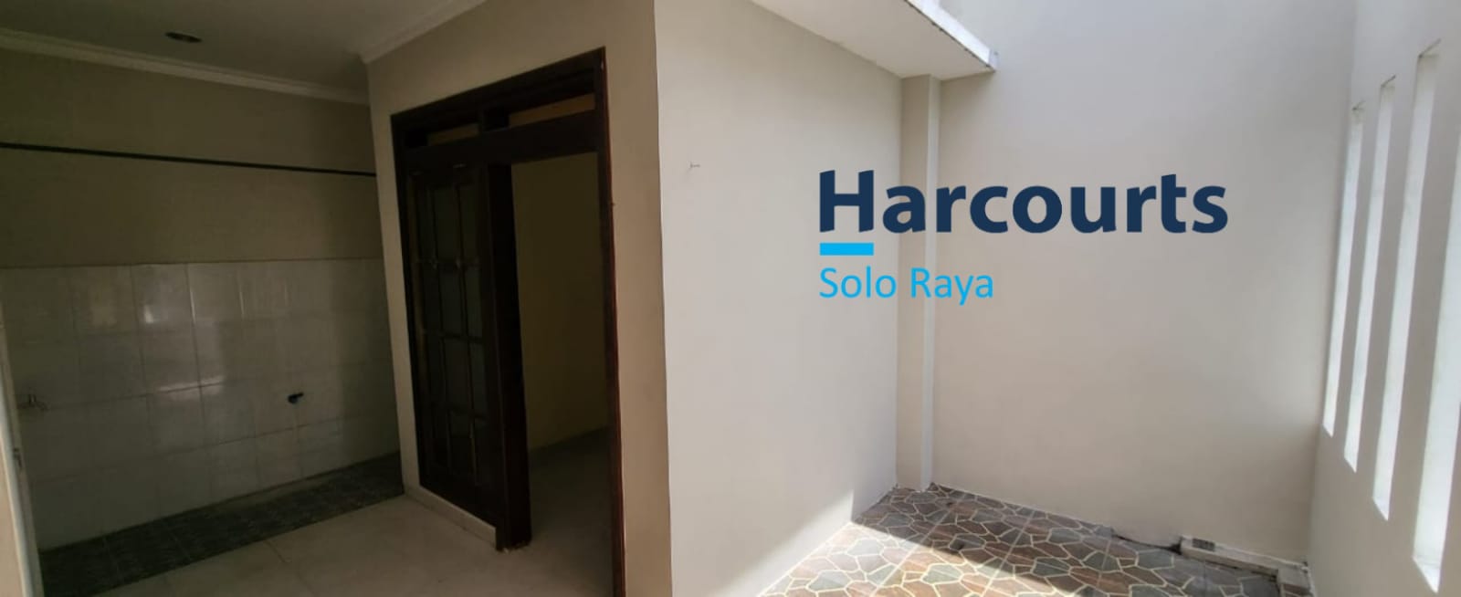 Rumah Cantik 2 Lantai Siap Huni, Lokasi Strategis di Pusat Kota - Foto 2