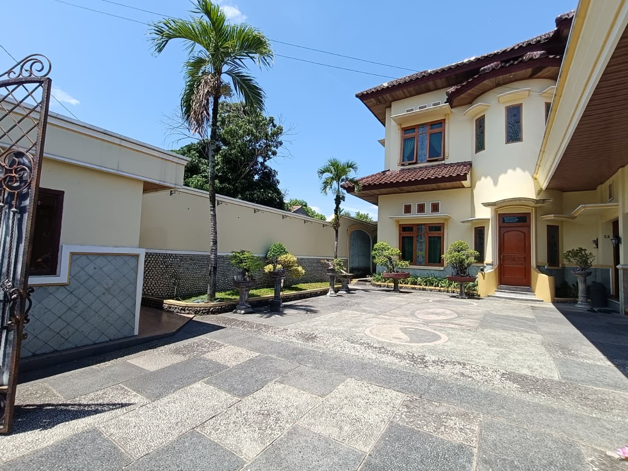 Rumah Mewah 2 Lantai di Kartasura – Lokasi Strategis Dekat RS, Sekolah, dan Kuliner - Foto 8