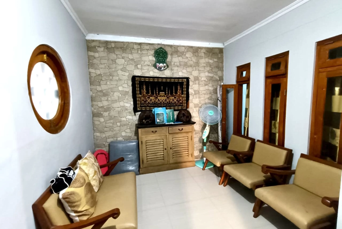 Rumah Nyaman Siap Pakai, Cocok untuk Keluarga Besar di Gonilan Kartasura, Dekat Kampus &amp; Fasilitas Publik - Foto 6